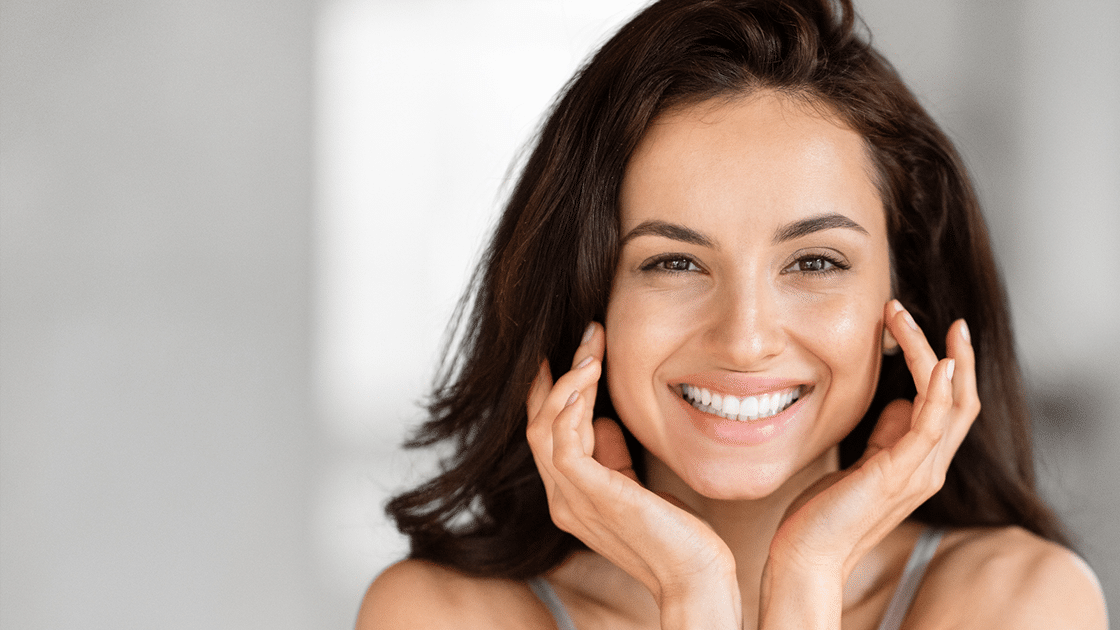 Lady With Dark Hair And Pretty Smile